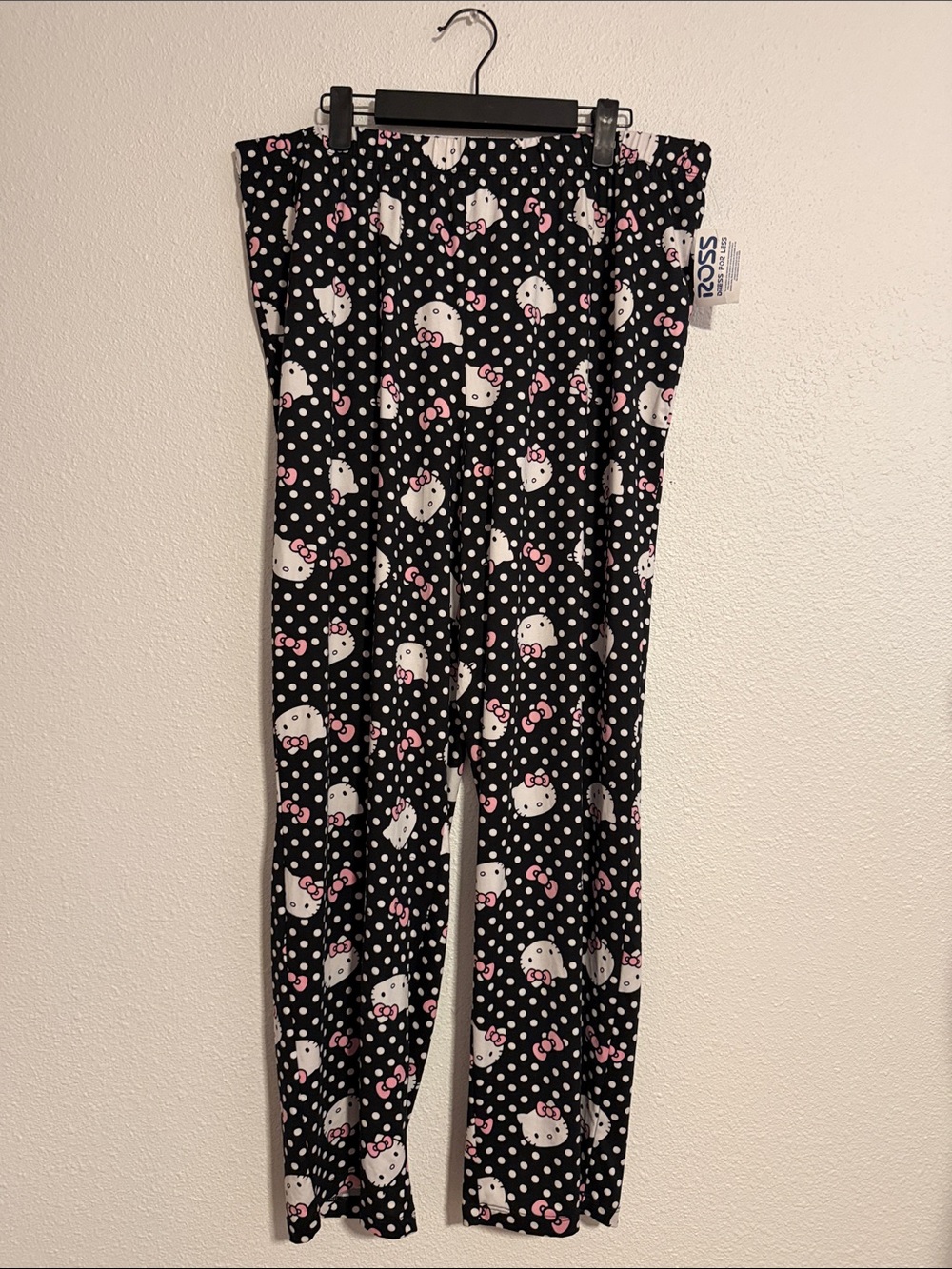 Hello Kitty Pajama Set - Picture 3 of 4